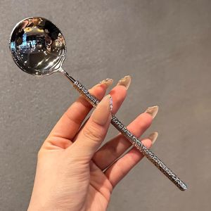 Boss Lady เก็บช้อนรับประทานอาหารตะวันตกที่สวยงามลายตอก 304 สแตนเลสหลักช้อนซุปทัพพีซุป