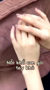 Kem Dưỡng Da Tay Giúp Mềm Ẩm Trắng Mịn Giảm Khô Nứt Nẻ Hương Nước Hoa Pháp Nêla Nếp Làng