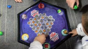 【ORIGINAL】Bakugan Battle Fight Figure Toys wlers Vestroia dalian Invaders Unicorn Action Figure Deformable Collectibles For Kids