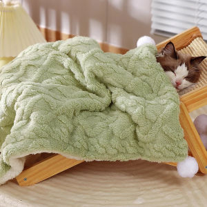 Warm Pet Blanket Cat Dog Bed Winter Sleeping Mat Cat Nest Small Quilt Dog Kennel Sleep Pad Cozy Furry Pet Blanket for Cats And Dogs