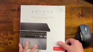 Lightweight Magic‑Style Bluetooth Keyboard Case with Multi‑Touch Trackpad for 12.9‑inch iPad Pro 3/4/5 Gen 11‑inch iPad Air 6/7
