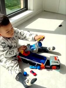 Xe ô tô bắn bóng cỡ lớn kèm nhạc 3 bóng và 1 xe hợp kim