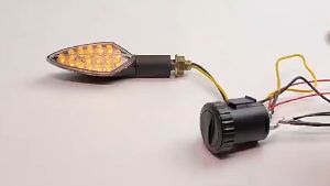 ไฟเลี้ยวกระพริบ รีเรย์ ไฟเลี้ยวแต่ง 12V หัวปรับความเร็ว อะไหล่แต่งรถมอเตอร์ไซค์