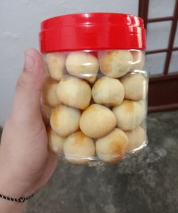 no eggno nut vegetarian Pineapple ball新鲜制作黄梨酥, 招收代理,fresh handmade pineapple tart round shape pineapple biscuits 圆形黄梨塔,新鲜制作黄梨饼