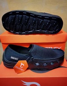 SEPATU TERLARIS/ SANTAI / SLOOP./ BUATAN PABRIK.