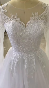 GAUN PERNIKAHAN BALLGOWN EKOR  2MTR  WHITE  / OFF WHITE  / CREAM WEDDING GOWN LENGAN PANJANG WEDDING GOWN