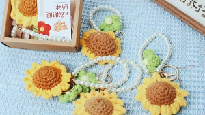 Handmade Crochet Sunflower Keychain with Gift Box Cute Flower Bag Charm Gift for Friends Teacher Family