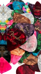 ปิ๊กกีตาร์ Fender 0.46 mm. ทรงหยดน้ำ 1 ชิ้น