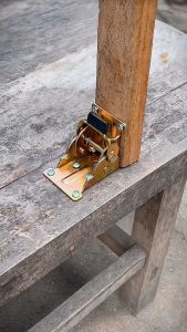 Bản lề tự động khóa gập gọn 90 độ thông minh