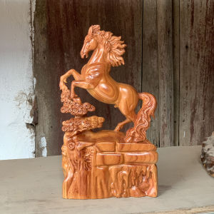 Tượng ngựa nhất mã đứng tùng cao từ 30 40 50cm chất liệu gỗ hương cực đẹp