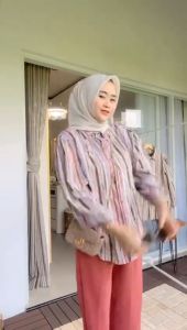 Setelan Kemeja Motif Salur dan Etnik