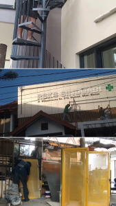 Kanopi Rangka Besi Hollow Galvanis Atap Galvalum dan Plafon GRC Minimalis