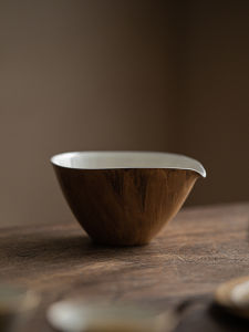 Handmade Rustic Ceramics Gong Dao Cup Japanese Style Ancient Tea Set Brewing Sea Tea Brewing Apparatus Fine Dining Utensils