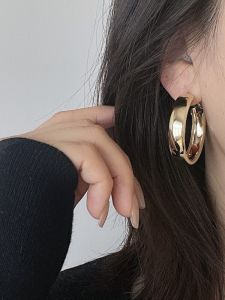 Simplified Exaggerated Wide Circle Metal Ear Cuff Personality Stud Earrings Fashionable Jewelry for Men And Women