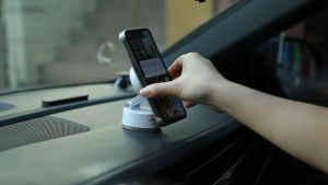 ที่วางโทรศัพท์แม่เหล็กแบบพับได้ ฐานแม่เหล็ก ที่วางโทรศัพท์ในรถยนต์ ฐานสุญญากาศ ฐานแม่เหล็กแข็งแรง ทนทาน ปรับได้ ขนาดเล็ก พกพาสะดวก