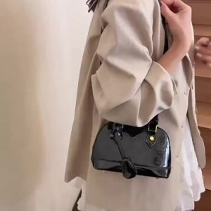 Classic style shell bag - luxurious finish with smooth design - single shoulder crossbody bag - womens style