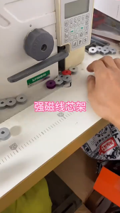 Rak Spul Magnetik Kuat Portable Tempat Penyimpanan Spul Mesin Jahit yang Anti Getar dan Rapi