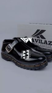KAVILAZ true style yourself Sepatu Wanita Flat Loafer Formal Docmart Black Doff Kerja Kantor Kode Z19