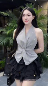 Set váy nữ mặc hè đồ công sở nữ set áo cổ yếm sọc xoắn eo mix chân váy Vân Mây 4 tầng phối Ren