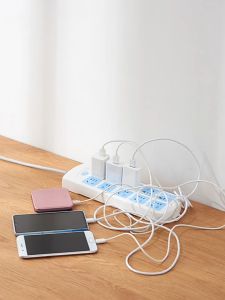 พร้อม ฝาไม้ เครื่องหมายที่เก็บสายไฟ ที่เก็บปลั๊กไฟ