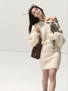 OAKMOO | Đầm Knit Ôm Body Cổ Trụ Dễ Thương