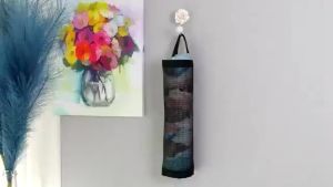 ตาข่ายแยกตู้ถุงพลาสติกใส่ของตาข่ายติดผนังใช้ซ้ำได้สำหรับห้องครัวที่ยึดแขวนถุงขยะ