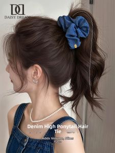 DAISY DREAM | Ruffled Small Shark Clip