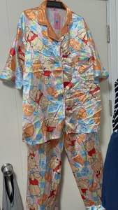 ชุดนอนผ้าซาติน อก 54 เอว 40 งาน2 ชิ้น เสื้อแขนสั้น กางเกงขายาว