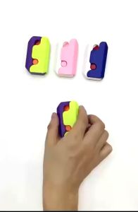 TAIYO Mainan Pisau Gravity Carrot Knife 3d Printing Fidget Grafitasi Kartu Dorong Turnip