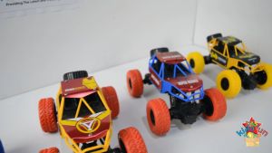 RC Rock Crawler Offroad Body Metal Ban Karet Besar Mobil 1:18 Batman Spiderman Ironman Avengers