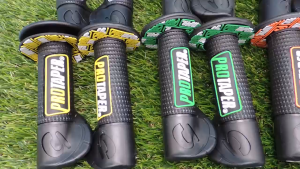 ปลอกแฮนด์ PROTAPER ปลอกมือยาง ปลอกแฮนด์ ปลอกมือ(อย่างดีติดมือไม่ลื่นง่าย)ใส่ได้ทุกรุ่น/1คู่