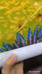 Tranh thêu chữ thập chữ Tâm và Phật (về tự thêu) LV3297