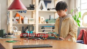 LEGO CITY 60423 Đồ Chơi Lắp Ráp Tàu Điện & Nhà Ga Thành Phố (811 Chi Tiết)