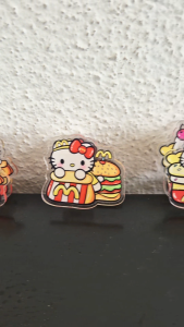 Hello Kitty with Mcdonalds burger acrylic clip