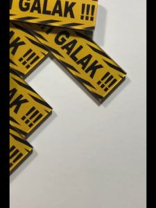 Sticker Akrilik 3D Awas Tuan Rumah Galak Model Panjang / Tempelan Peringatan Lucu Timbul