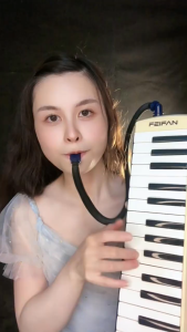 เมโลดี้ 32 คีย์เมโลดี้ 32 คีย์เปียโนออร์เคสตราพร้อมชุดเพลงฟรี เหมาะสำหรับนักเรียน/ผู้เริ่มต้น