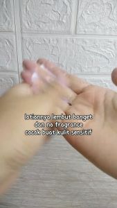 CARMED Moisturizing Body Lotion - Losion Pelembab Tubuh Tube