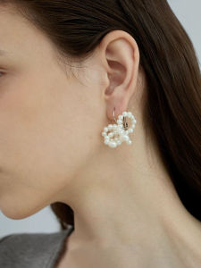 Fashionable Retro Floral Pearl Bead Earrings Korean Style Niche Design Fireworks Earrings Elegant Atmosphere Brass Material