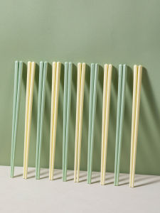 ช้อนเซรามิกสีครีมระดับไฮเอนด์ กันน้ำมัน ทนความร้อนสูง ป้องกันแบคทีเรีย สำหรับใช้ในบ้าน ชุดช้อน 10 คู่