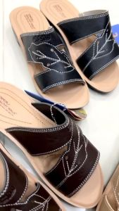 S รองเท้าเพื่อสุขภาพ รองเท้าผู้หญิง รองเท้าแตะ รองเท้าแตะแบบสวม  deblu เดอบลู รุ่น BD -L2901  สีโอวัลติน น้ำตาล แทน  Size 36-41