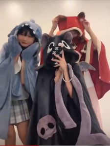 Luna Wonderful Journey Bat Air Conditioning Blanket Coral Fleece Pajamas Women Spring Autumn Winter Shawl Cloak Hooded Nightgown