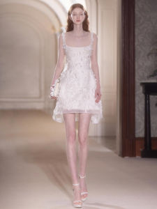 ชุดแต่งงานสไตล์ฝรั่งเศส ชุดราตรีแขนกุด กระโปรงสั้น ผ้าโปร่ง ดอกไม้ ชุดแต่งงาน ชุดราตรี ผ้าซาติน กระโปรงสั้น ชุดราตรี