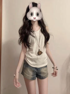 White Summer Sleeveless Vest Womens Loose Lazy Top Vintage Spicy Hot Pants Shorts Set Hollow out Commute Style Thin Fabric