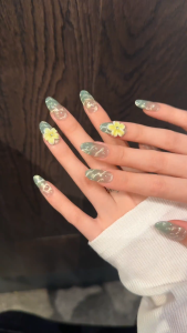 100% Handmade press-on nails Pepper Mint Sea