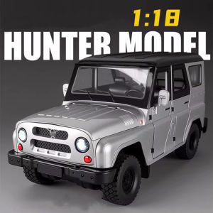 1:18 Alloy UAZ Hunter LADA 2107 Toy Model Cars Rubber Tires Wheel Pull Back Miniature SUV Doors Opened Off-road Boys Xmas Gifts