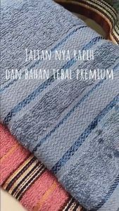 Handuk Mandi Premium Besar 70cmx140cm Dewasa Garis Salur Warna Cerah