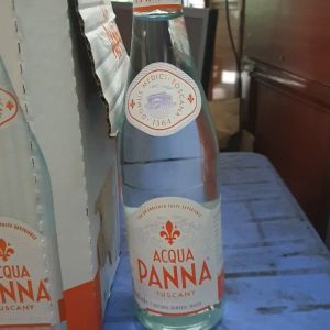 Thùng nước khoáng thiên nhiên không ga Acqua Panna 500ml tương đương 24 chai thủy tinh nhập khẩu Italia