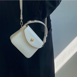 IELGY mini messenger bag womens niche fashion simple all-match shoulder small square bag