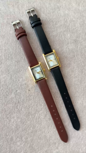 【 Free Box 】 Square-shaped fashionable and trendy retro leather strap elegant and niche ladies wristwatch