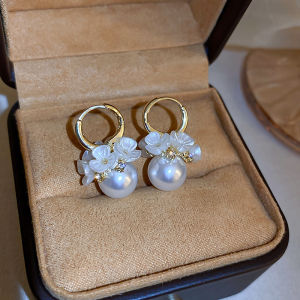 Elegant White Flower Cluster Ball Dangle Earrings Womens Fashion Ear Buckle Party Accessories
